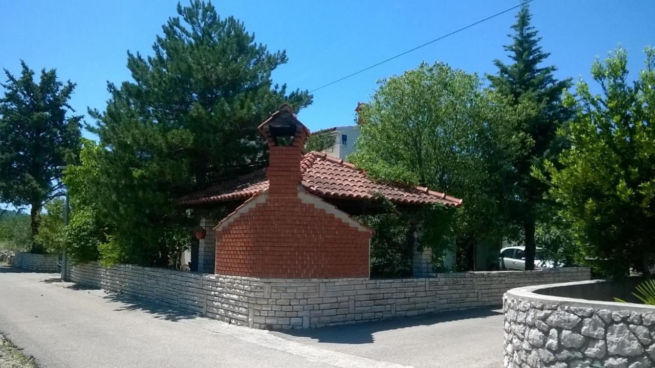 Apartments Carev 1293 Езера Экстерьер фото