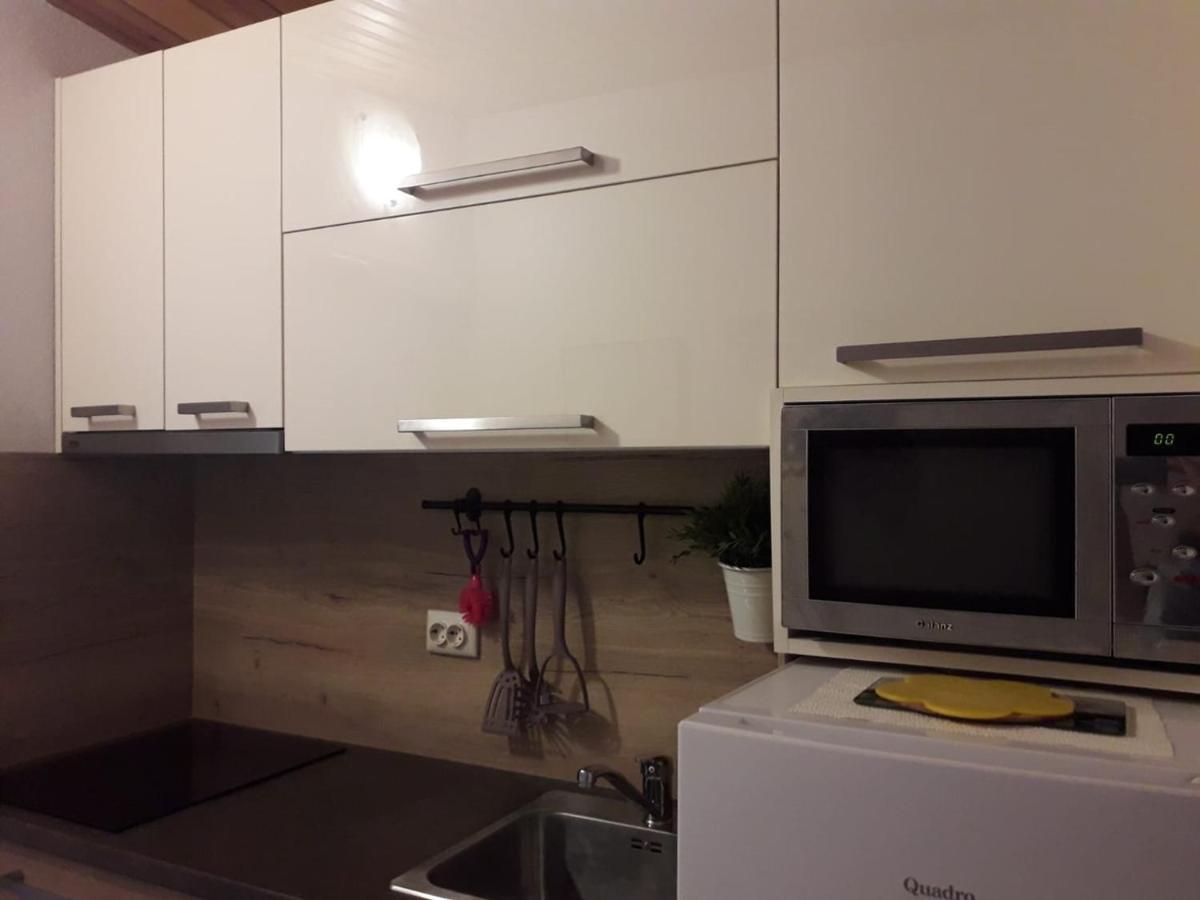 Apartments Carev 1293 Езера Экстерьер фото