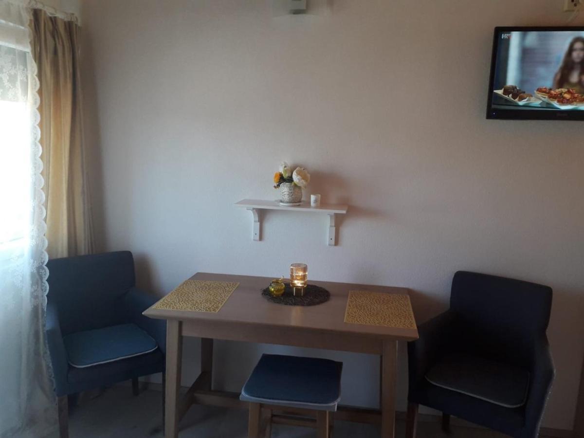 Apartments Carev 1293 Езера Экстерьер фото